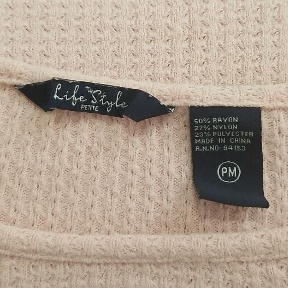 Lifestyle cutout top  - Picture 4 of 5